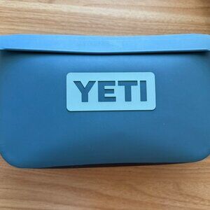 YETI Sidekick 3L Waterproof Gear Case - Nordic Blue LE Color- Rare! New w/o tags